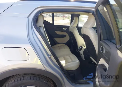 2023 Volvo Xc40 B5 Ultimate Dark Theme из США, поврежденный, VIN YV4L12UX5P2104377